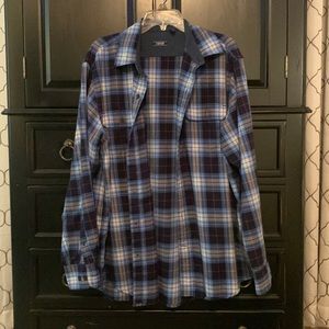 Izod- Mens button shirt - size L